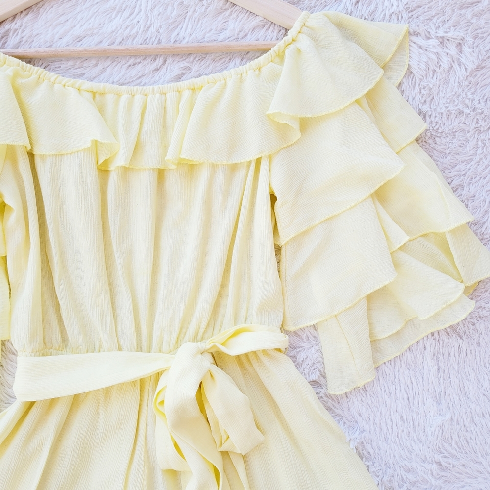 Nasty Gal Move In‎ For The Frill Off the Shoulder Romper - Picture 5 of 8